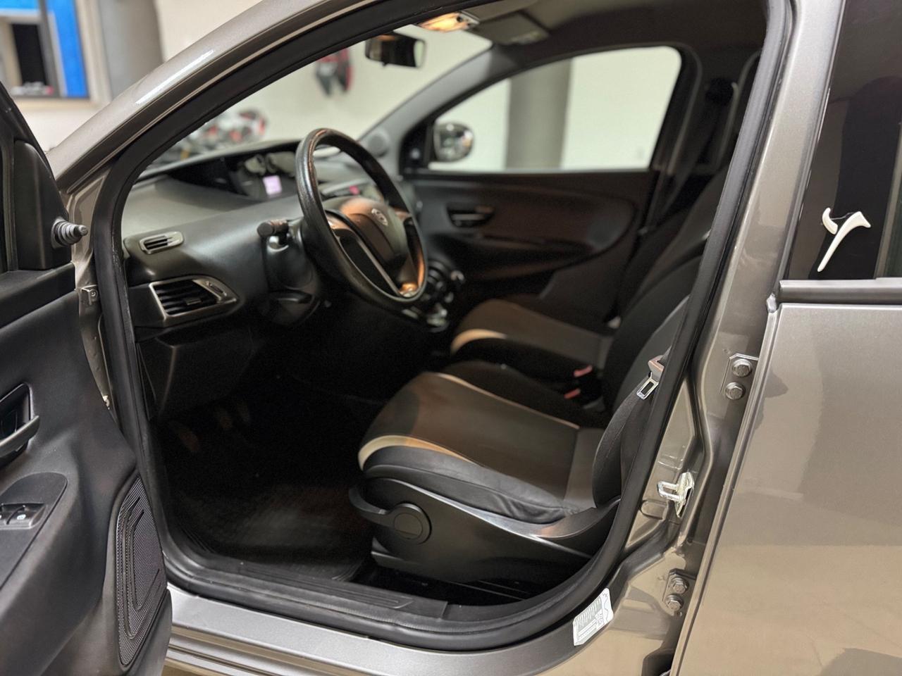 Lancia Ypsilon 1.2 69 CV 5 porte GPL Ecochic Gold