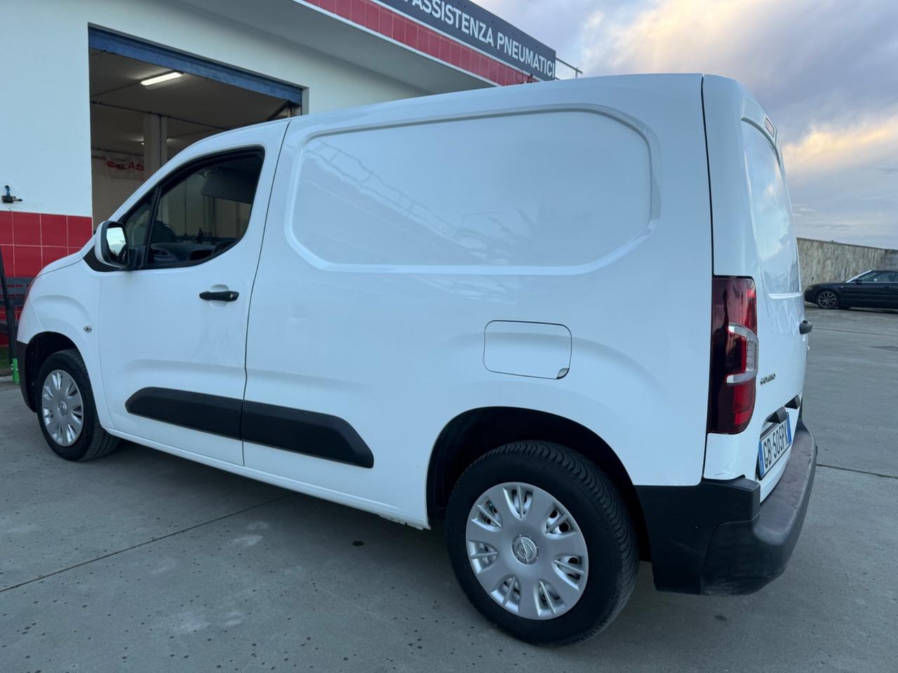 Opel Combo 3 posti 1.5 Diesel aziendale fatturabile