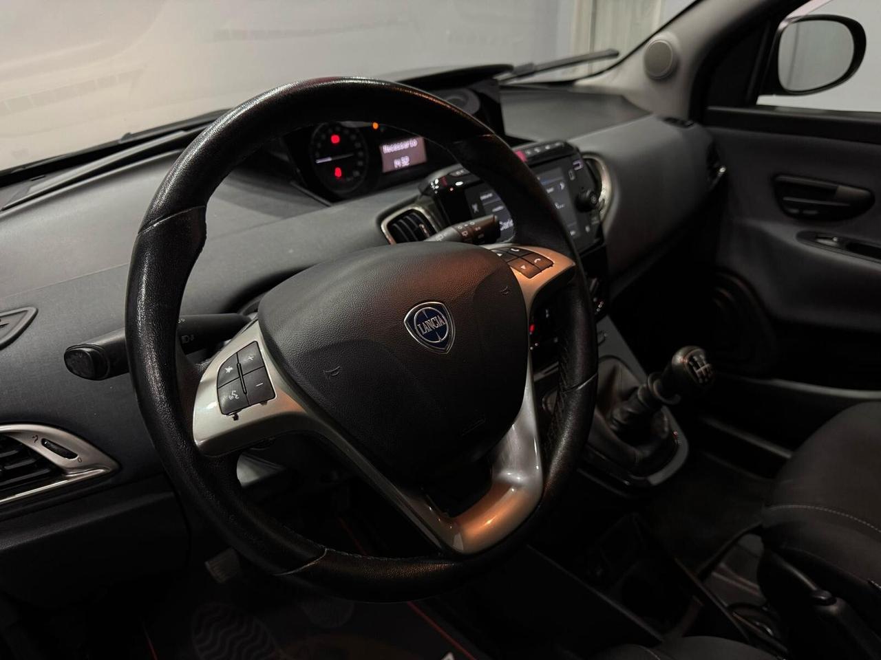 Lancia Ypsilon 1.0 FireFly 5 porte S&S Hybrid Ecochic UnYca