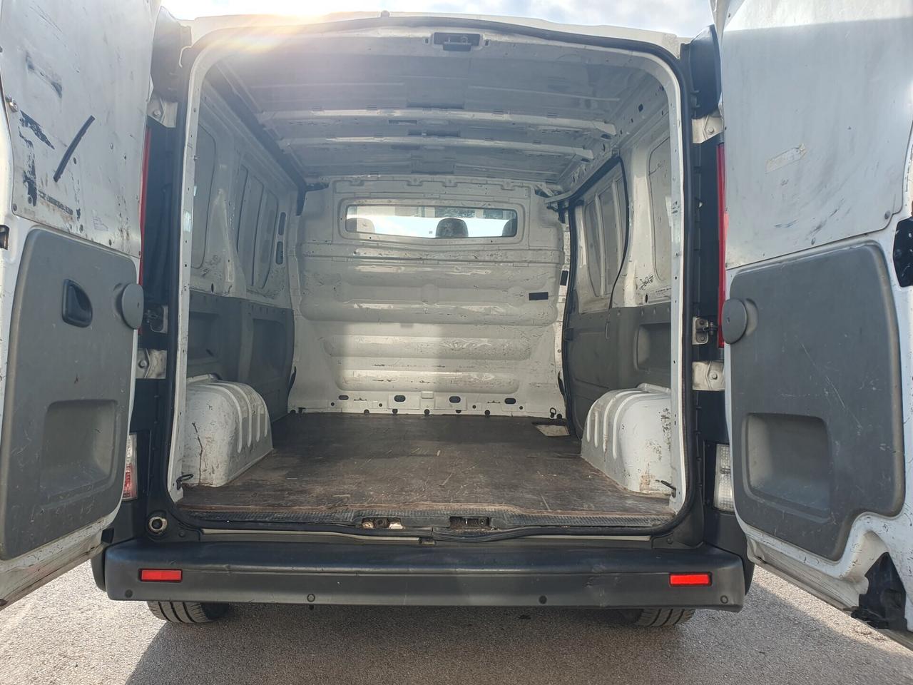 Opel Vivaro 2.0 CDTI 114cv 3 posti 2010