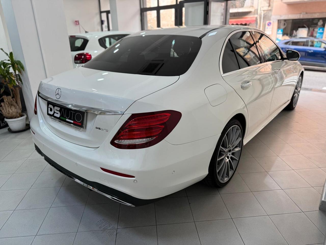 MERCEDES- BENZ KLASSE E 220 D 195 CV 4MATIC AMG PREMIUM OFFERTA