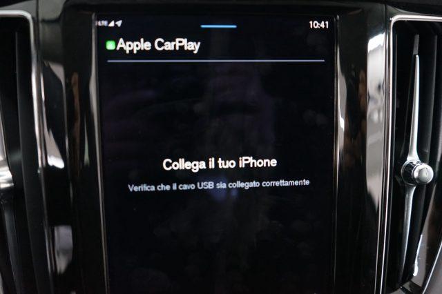 VOLVO XC60 B4 (d) AWD automatico Momentum Sport