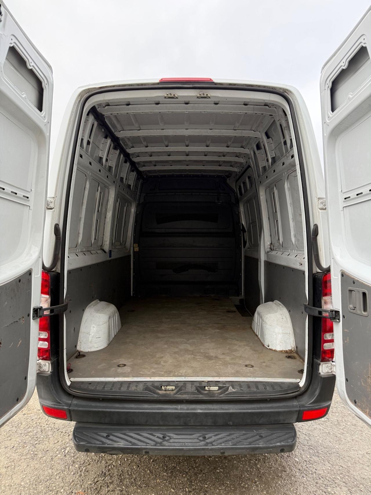 Mercedes Benz sprinter L2H2