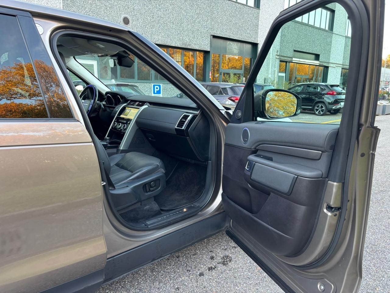 Land Rover Discovery5 “7POSTI” 2.0 SD4 240 CV HSE Luxury