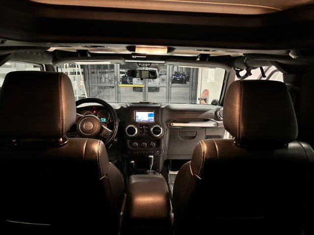 JEEP Wrangler Unlimited 2.8 CRD DPF Sahara Auto