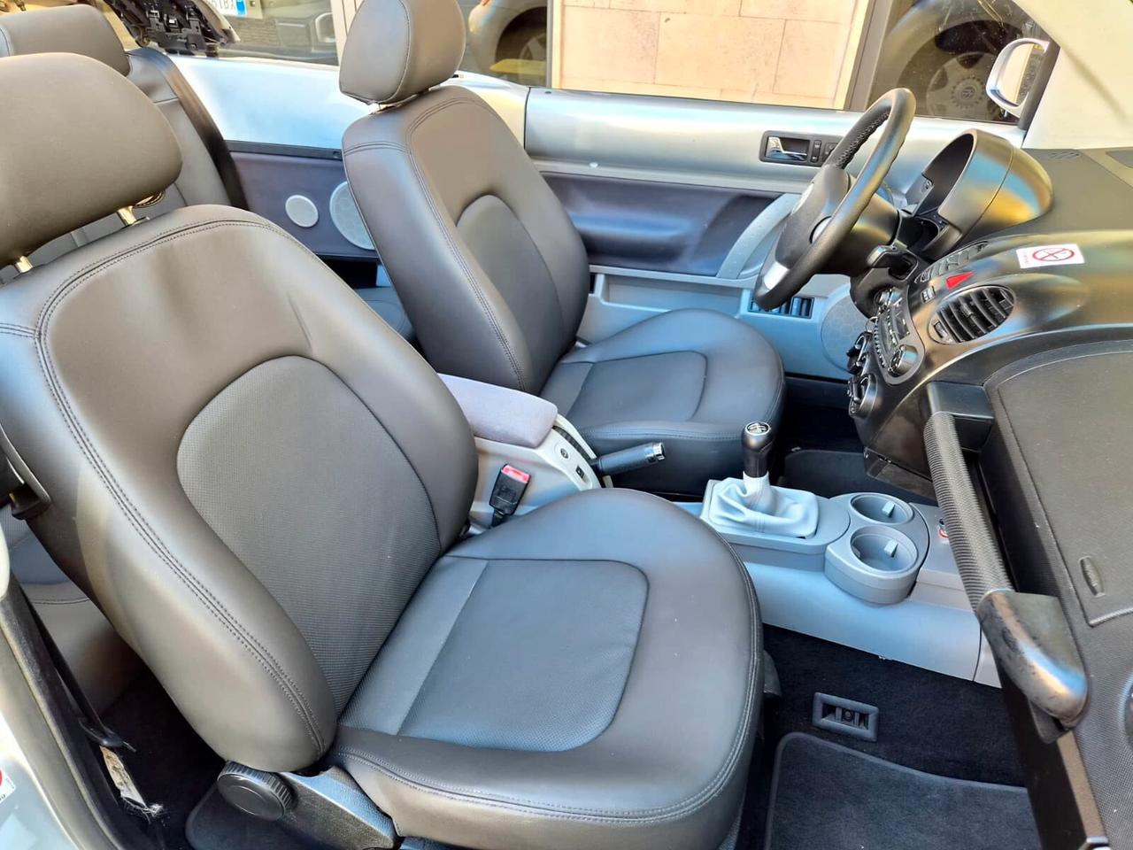 Volkswagen New Beetle 1.4 16V Cabrio