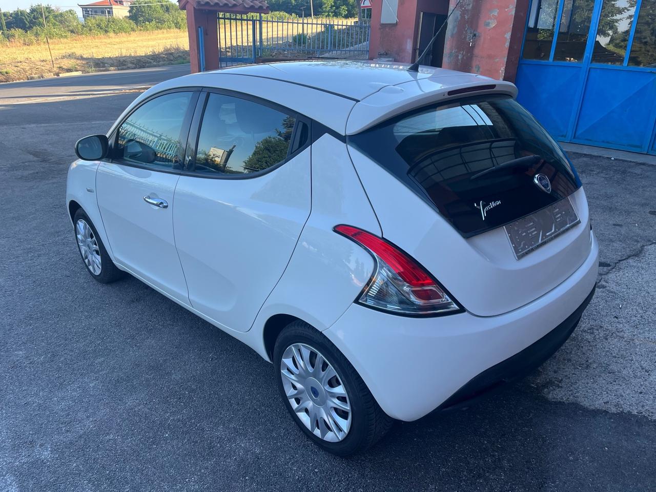 Lancia Ypsilon 1.2 69 CV 5 P Gold-km104000-