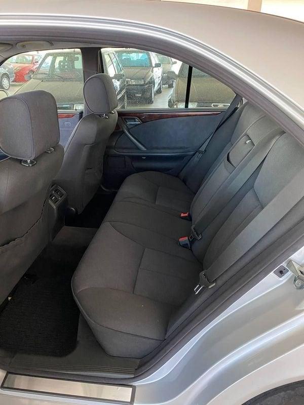 Mercedes-Benz Classe E E 200 Kompressor cat Classic