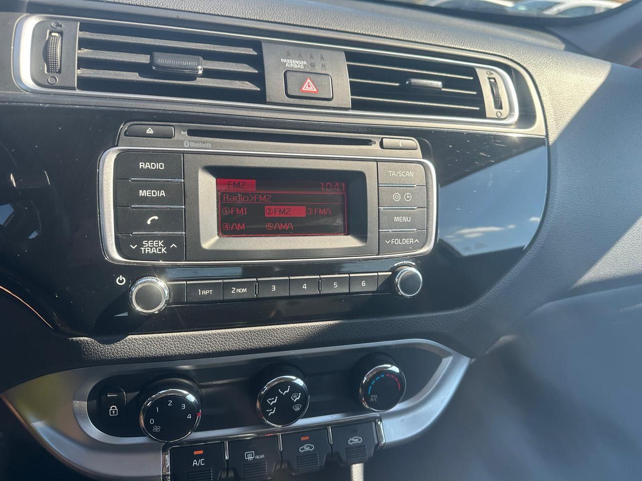 Kia Rio 1.1 CRDi Active (2016) | OK NEOPATENTATI - Consumi da Record (8.500€)