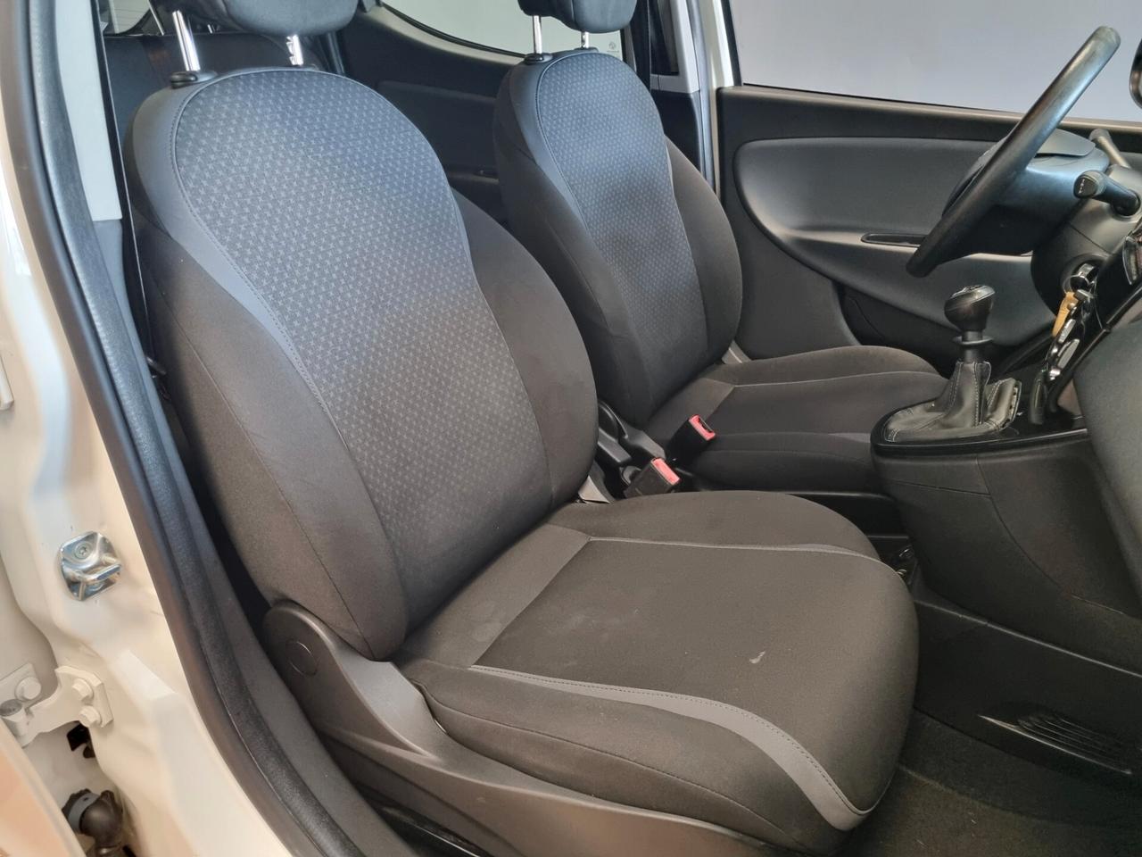 Lancia Ypsilon 1.2 69 CV 5 porte Gold