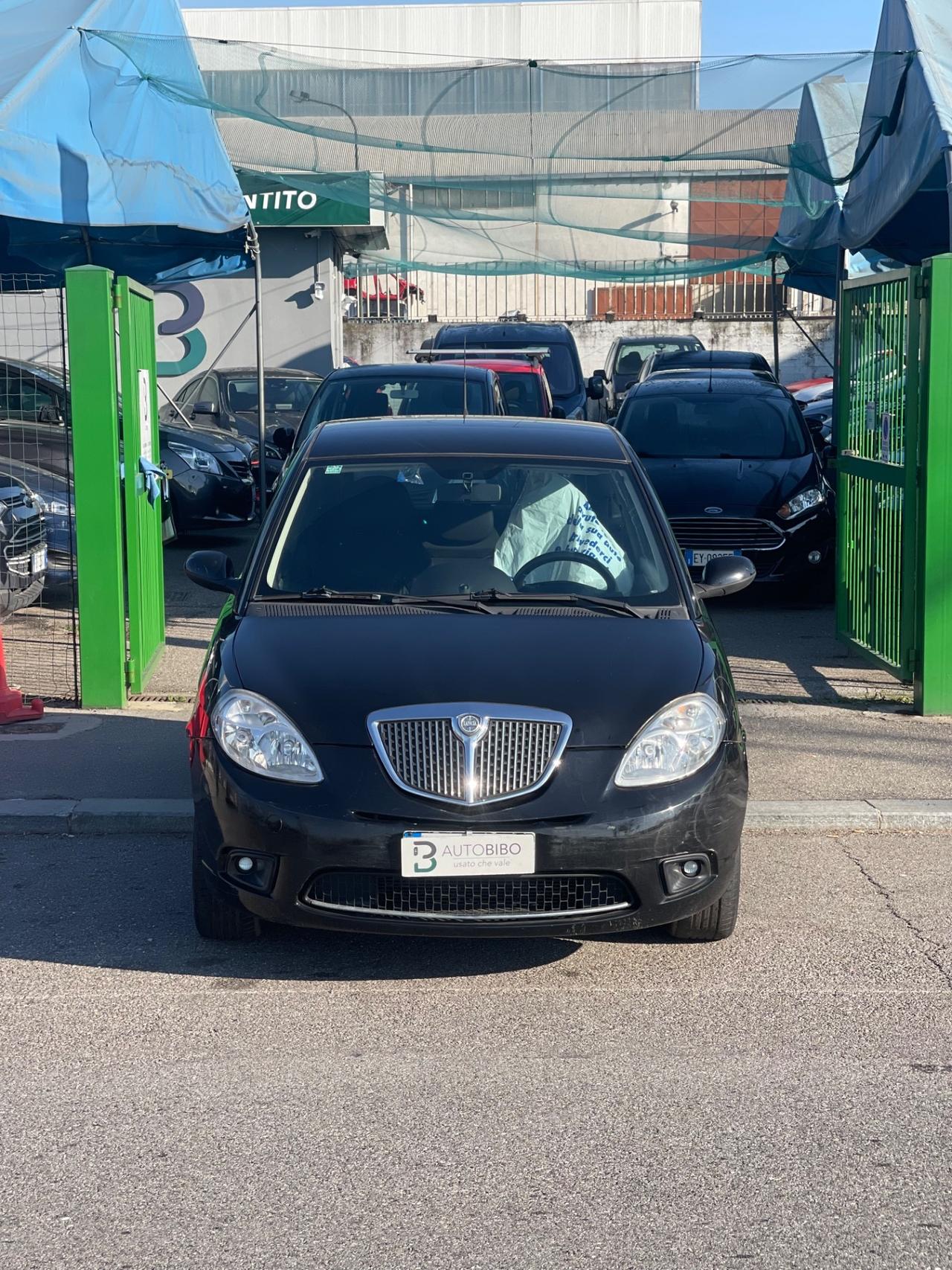 Lancia Ypsilon 1.2 Argento