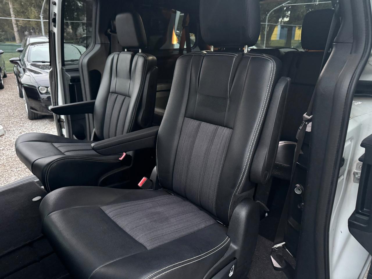 Lancia Voyager 2.8 Turbodiesel S 177 CV