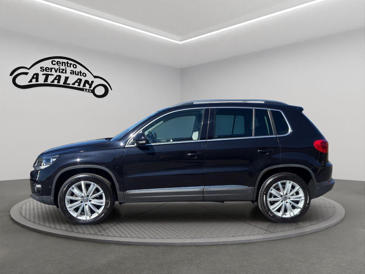 VOLKSWAGEN - Tiguan - 2.0 TDI 110 CV Sport BlueMotion Technology TETTO APRIBILE