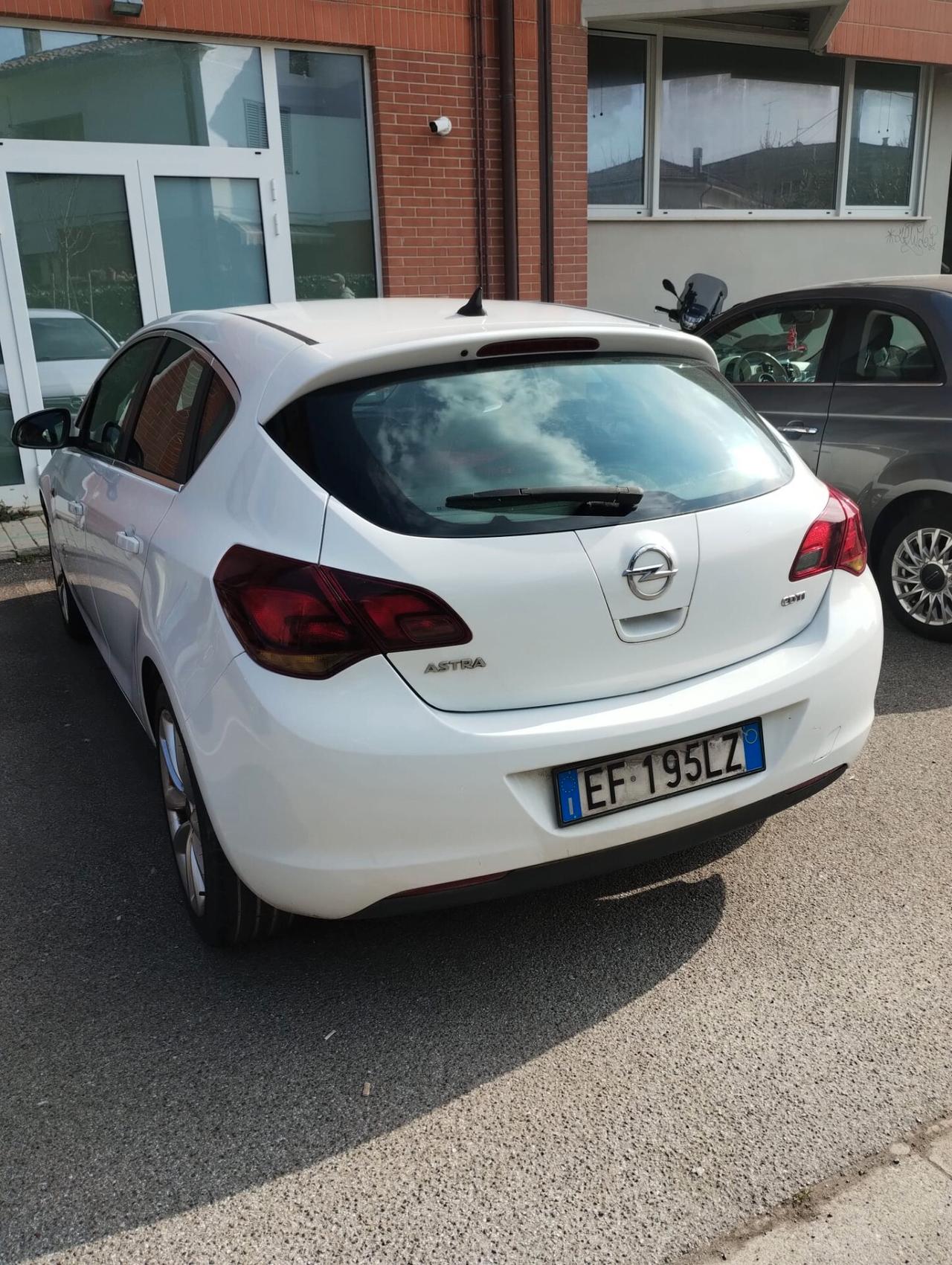 Opel Astra 1.7 CDTI 125CV 5 porte Cosmo