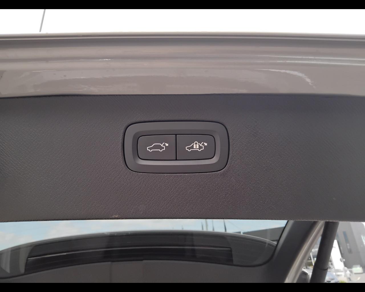 VOLVO XC90 II 2025 - XC90 2.0 b5 mhev Plus Bright awd 7p.ti auto