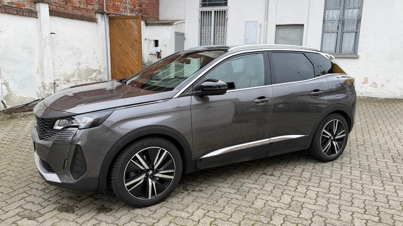 Peugeot 3008 Hybrid4 300 e-EAT8 GT