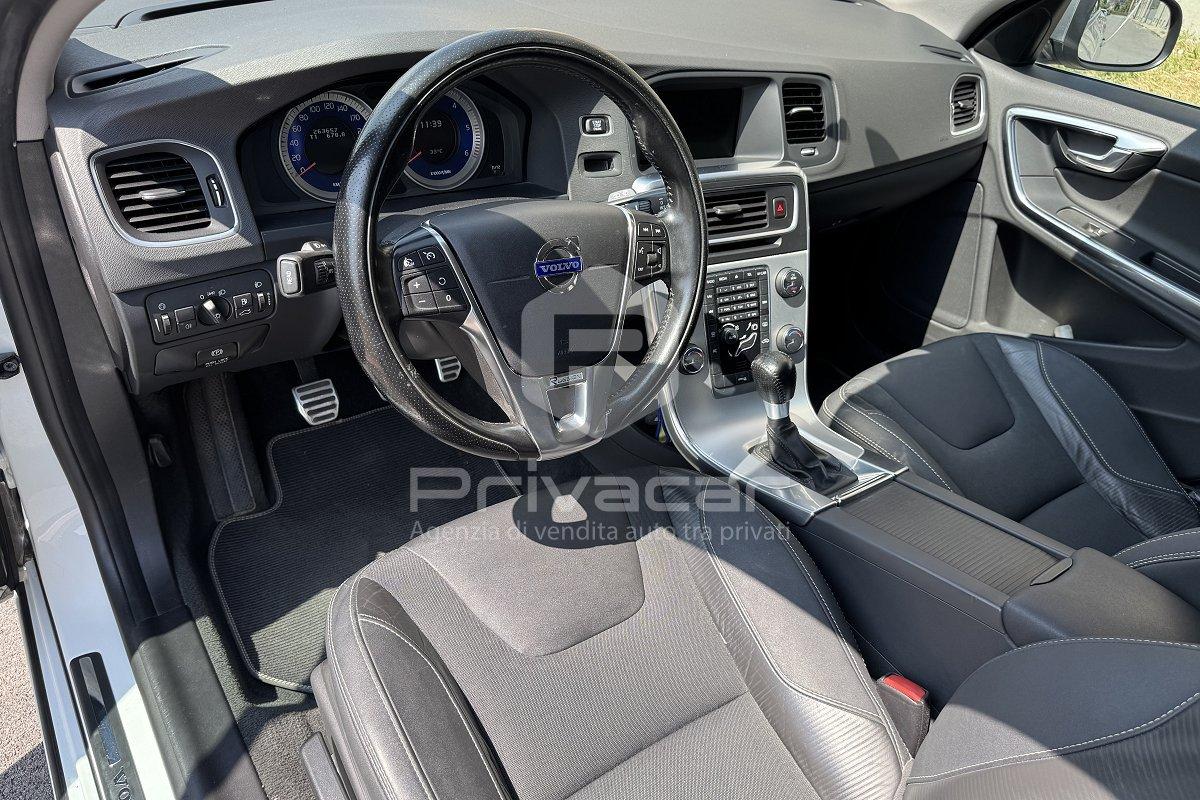 VOLVO V60 D3 R-design