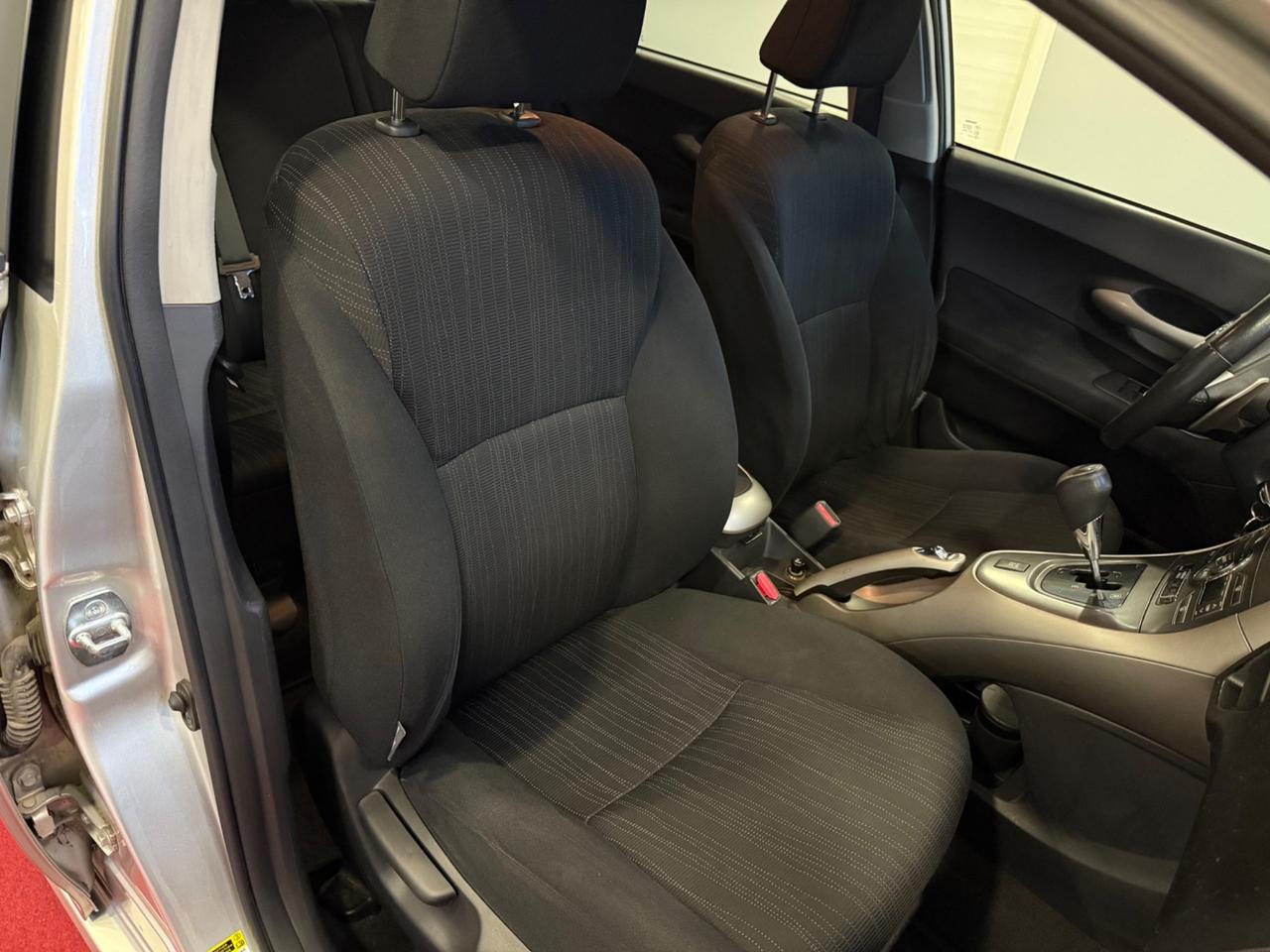 Toyota Auris 1.6 M-MT 5 porte Sol
