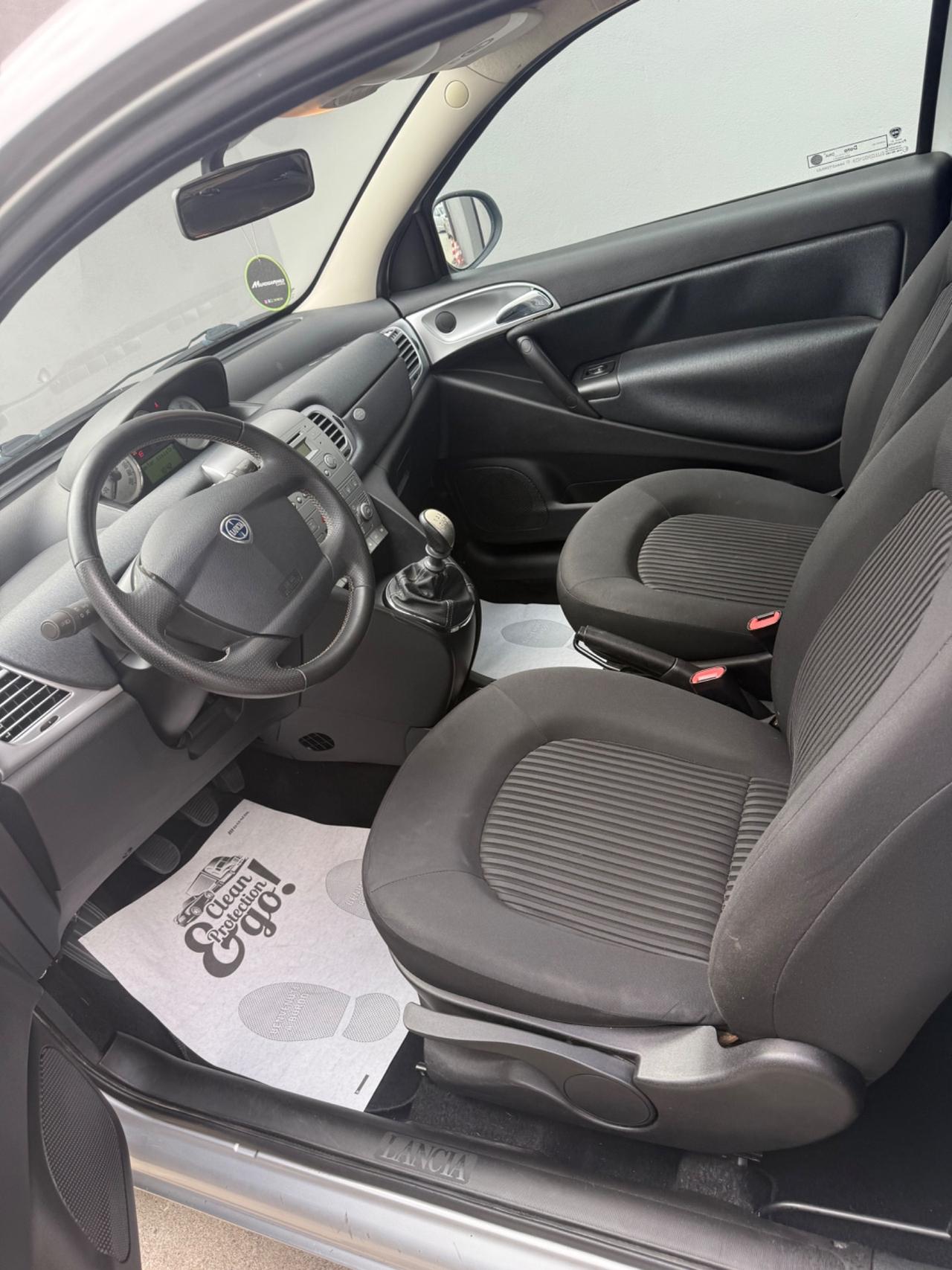 Lancia Ypsilon 1.2 69 CV 5 porte S&S Silver