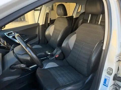 Peugeot 2008 1.6 VTi 120CV Allure