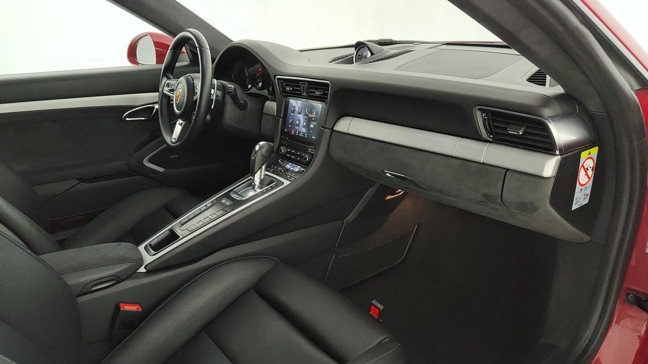 PORSCHE 911 Coupe 3.0 Carrera GTS auto