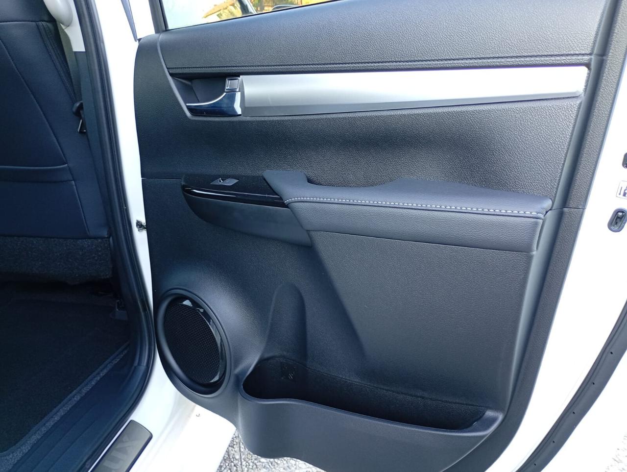 Toyota Hilux HYLUX 2.8 D4D 48W A/T 4WD double cab EXECUTIVE