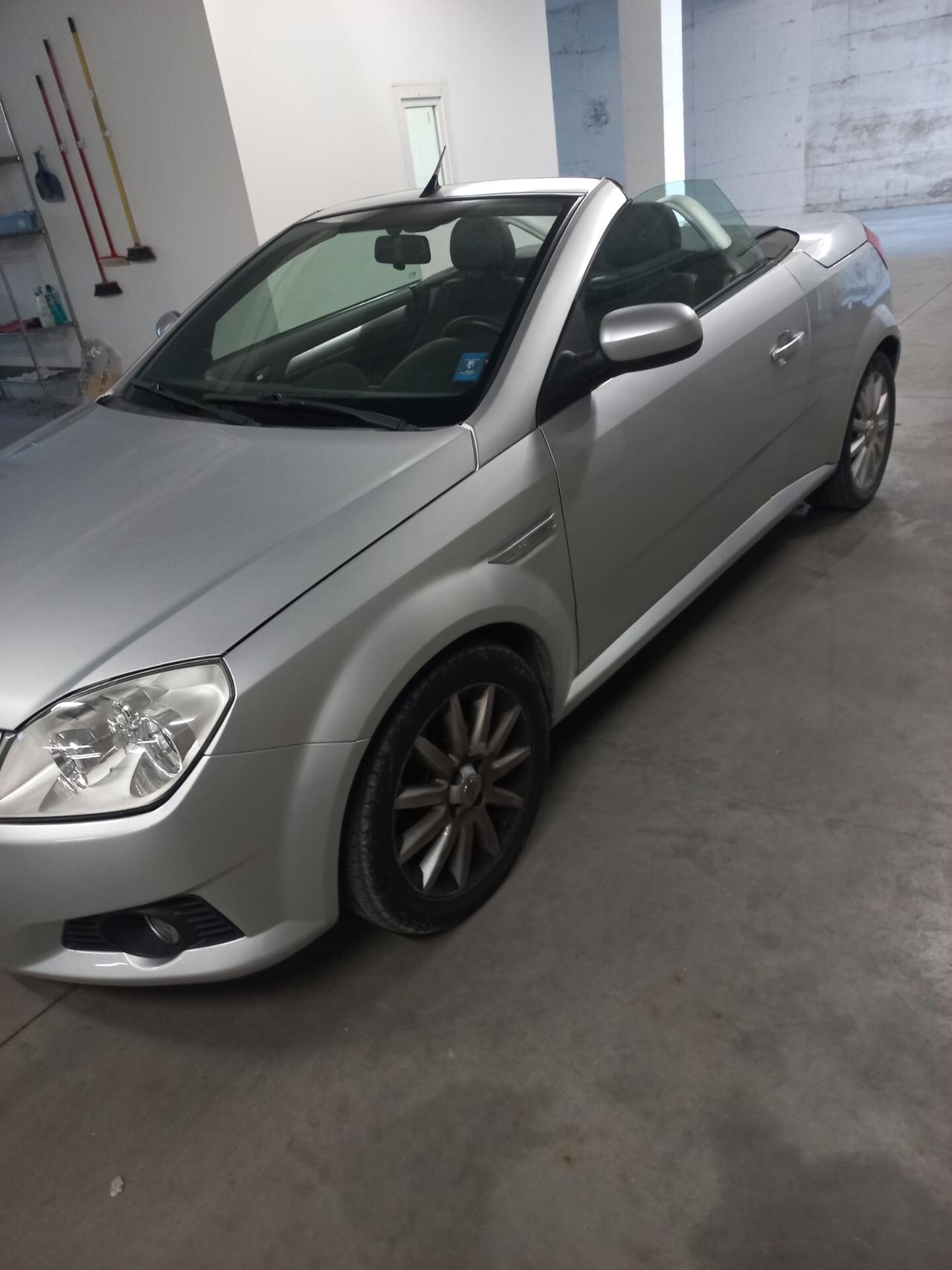 Opel Tigra TwinTop 1.4 16V Sport