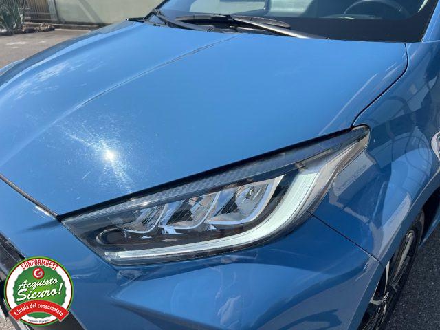 TOYOTA Yaris 1.5 Hybrid 5 porte Lounge - PER NEOPATENTATO -