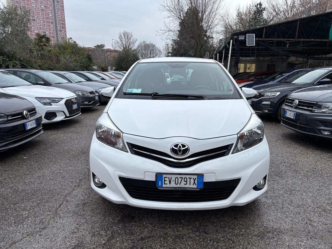 Toyota Yaris 1.0 5 porte Lounge OK NEOPATENTATI