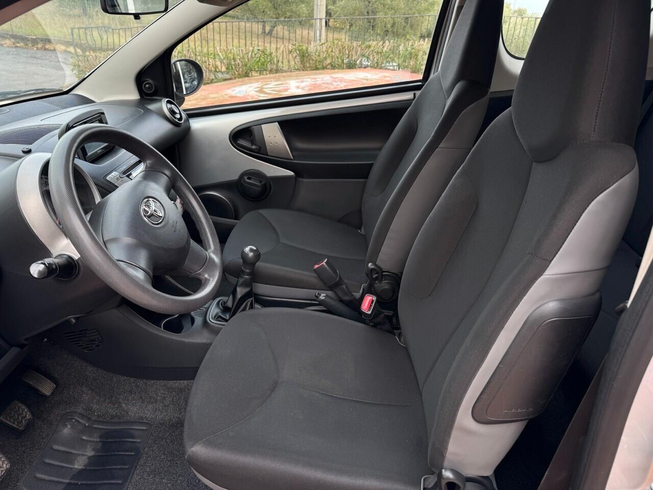 Toyota Aygo Connect da 99 euro al mese, ok neopatentati - garanzia