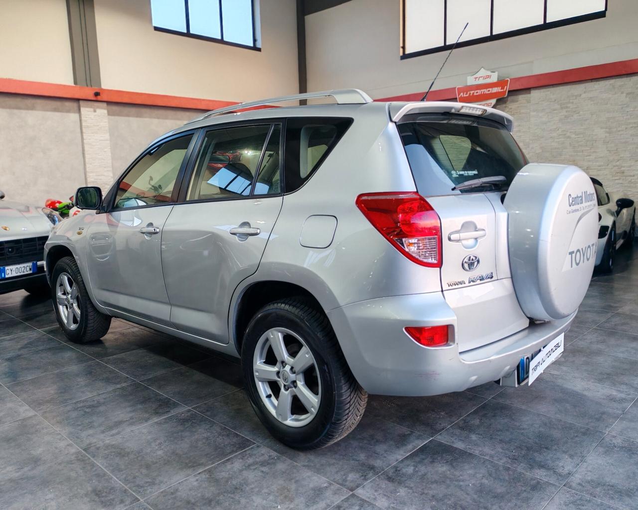 Toyota RAV 4 2.2 D-4D 136 CV Luxury