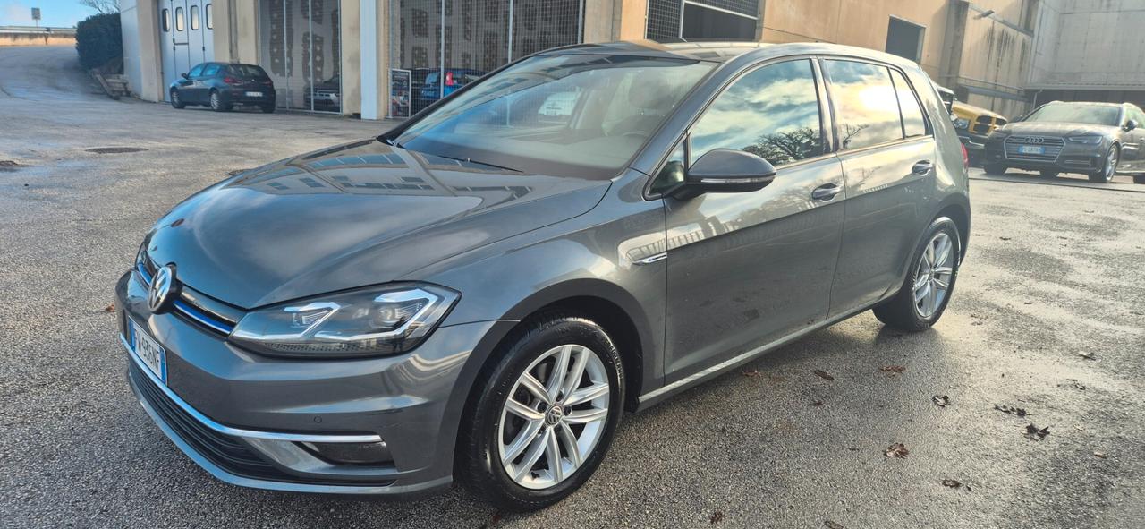 Volkswagen Golf 1.5 TGI DSG Executive LED PACK NEOPATENTATI