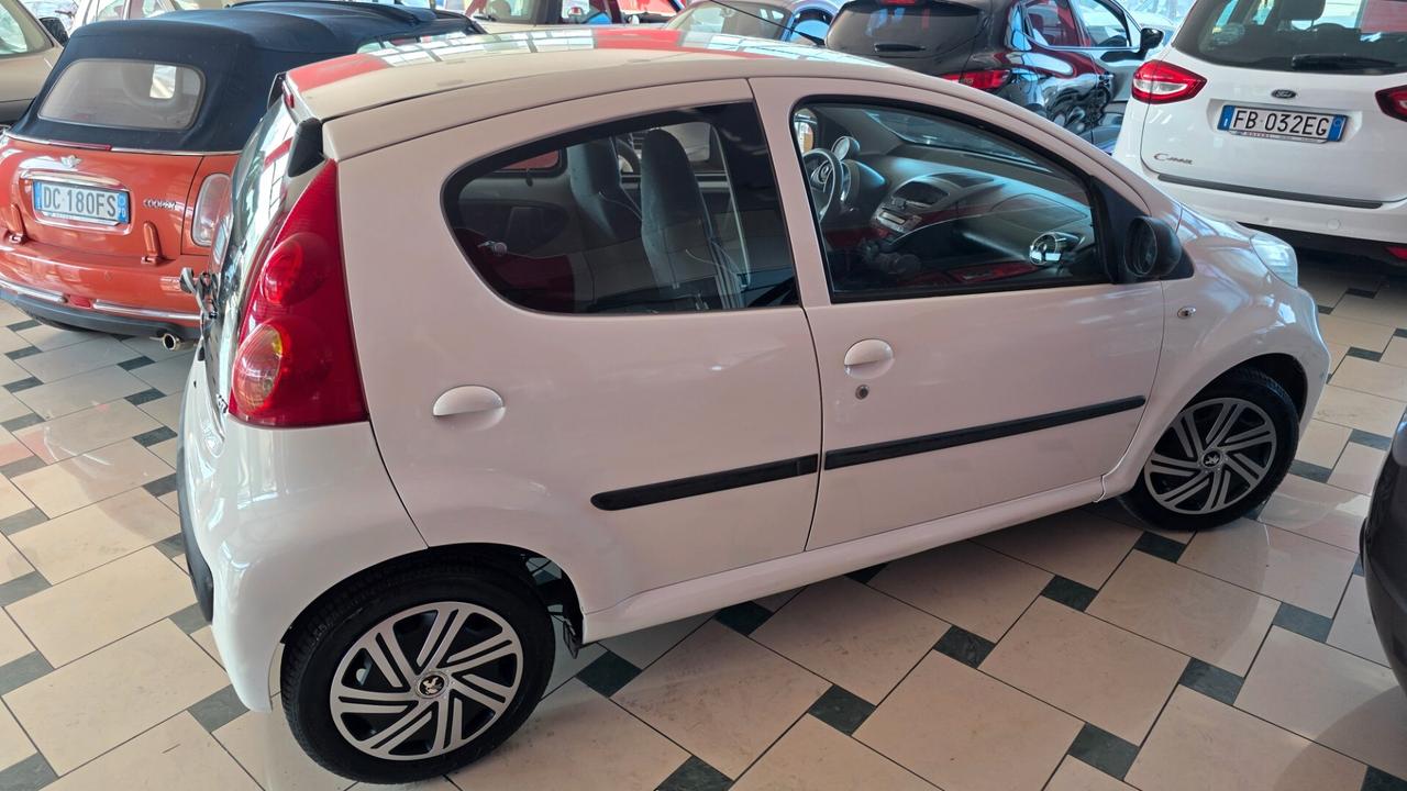 Peugeot 107 1.0 68CV 3p. Sweet Years