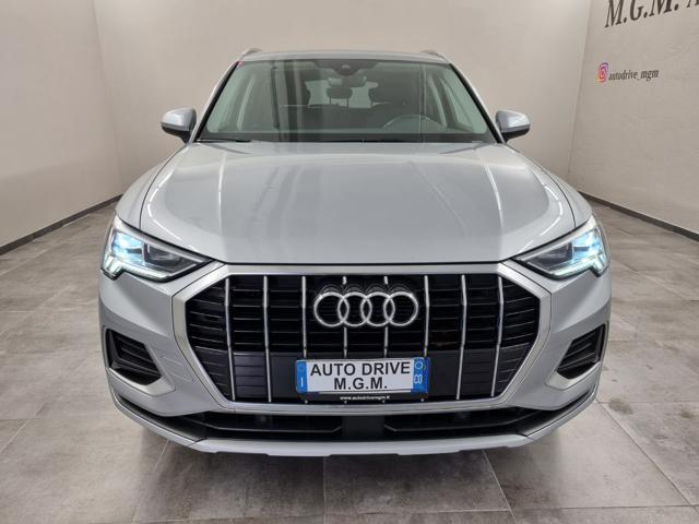AUDI Q3 35 TFSI Business Advanced