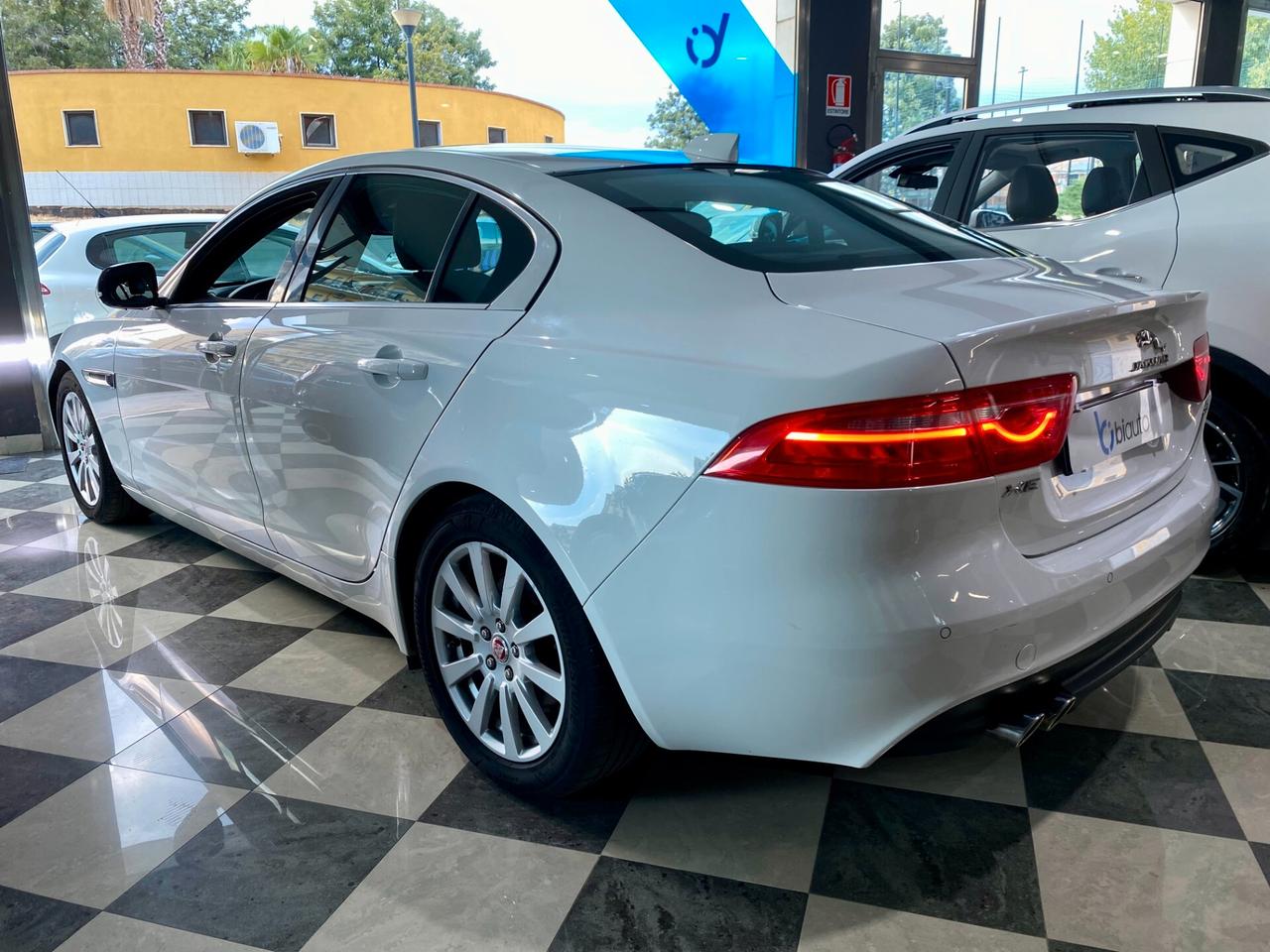 Jaguar XE 2.0 D 180 CV aut. Prestige-2017