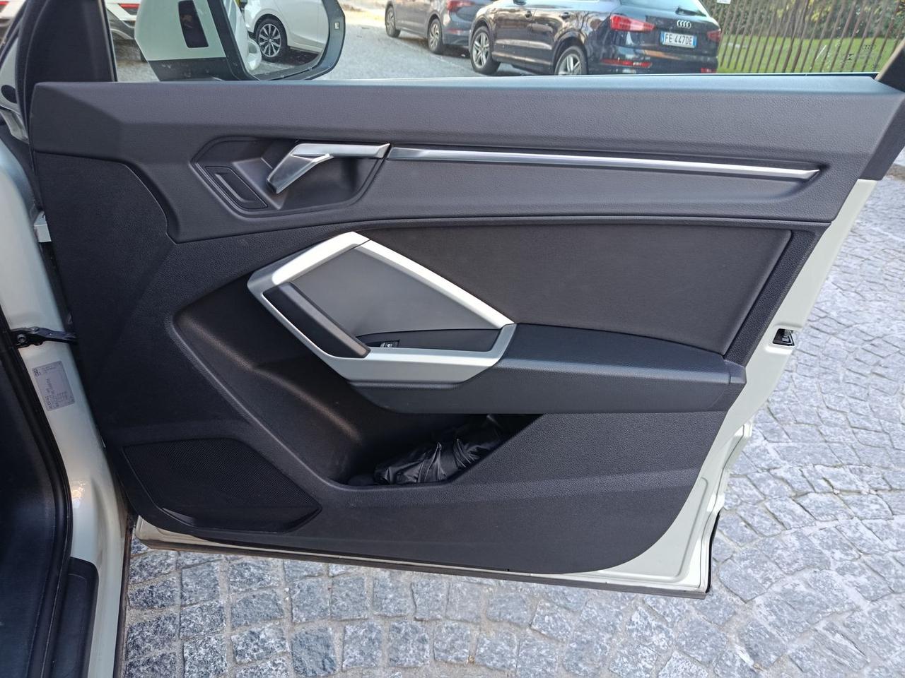 Audi Q3 Business Plus 2.0 35 TDI #8094