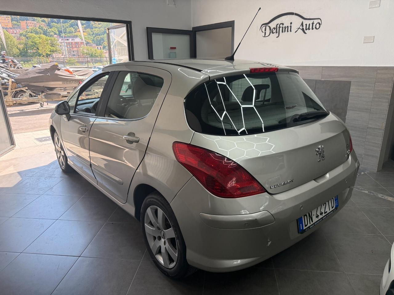 Peugeot 308 1.6 HDi 110CV 5p. Féline (6 Marce)
