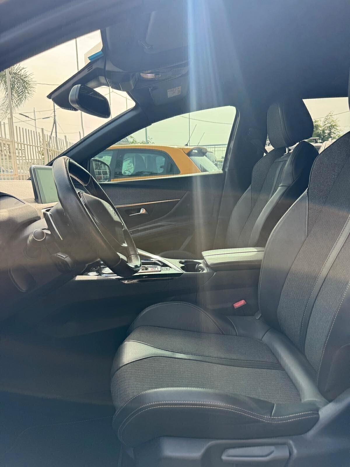 Peugeot 3008 130CV GT Line CAMBIO AUTOMATICO DIESEL