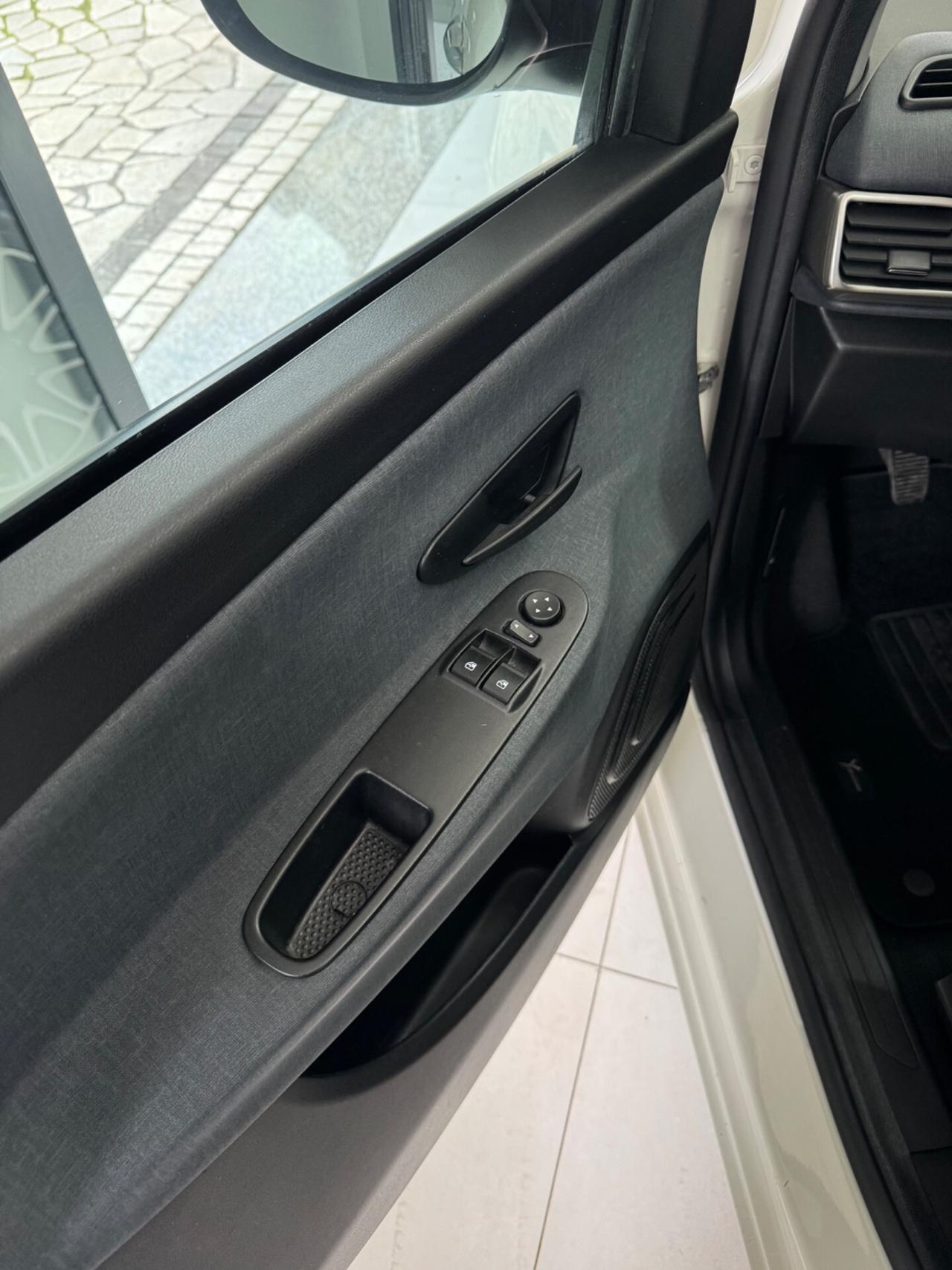 Lancia Ypsilon 1.0 FireFly 5 porte S&S Hybrid Alberta Ferretti