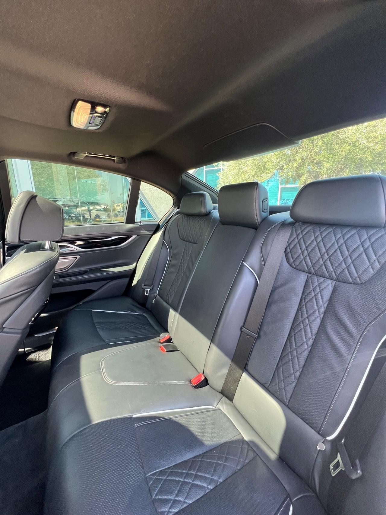 BMW 745 e Msport auto possibilità noleggio no scoring