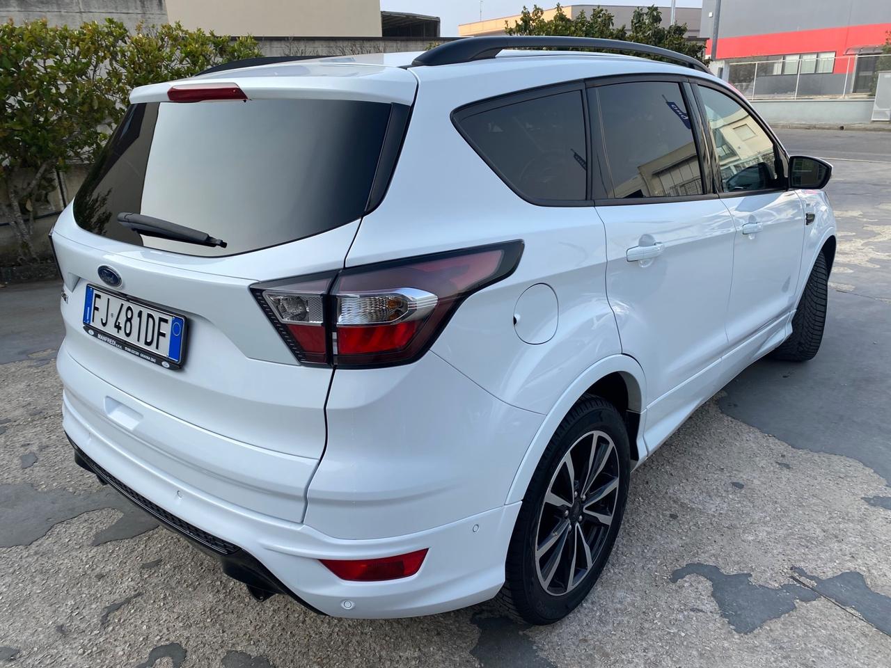 Ford Kuga 1.5 TDCI 120 CV S&S 2WD ST-Line