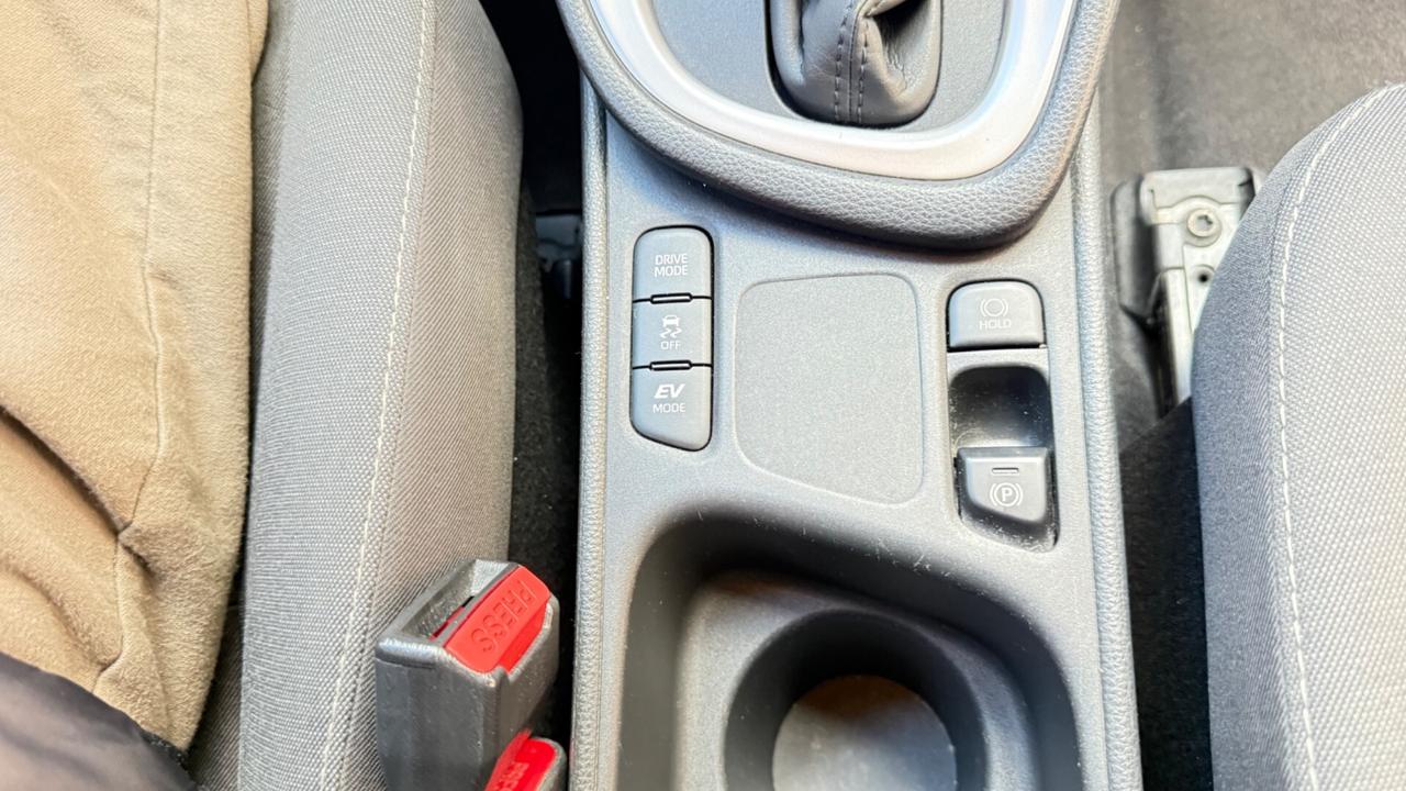 Toyota Yaris 1.5 Hybrid 5 porte StyleLED NAVI KAMERA PDC CLIMA AUTOMATICO BLUETOOTH CERCHI 17