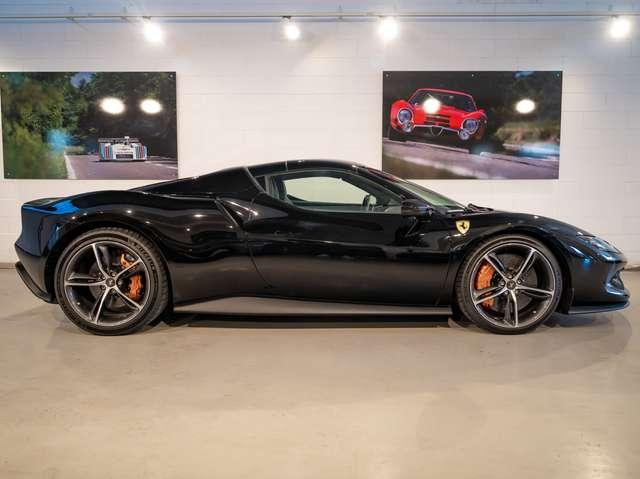 Ferrari 296 GTS 3.0+LIFT+CARBONIO+VOLANTE LED+SCUDETTI+CERCHI DIAMANTATI+VETTURA ATELIER+IVA ESPOSTA+