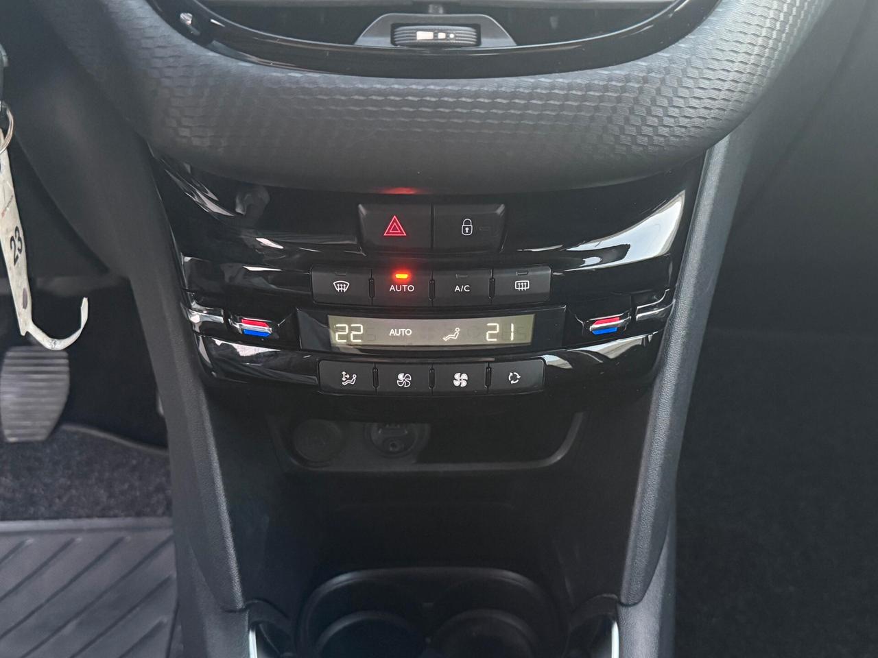 Peugeot 208 1.2 Benzina 82 CV Allure