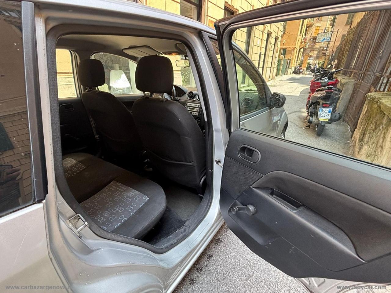 FORD Fiesta 1.2 16V 5p. Ambiente