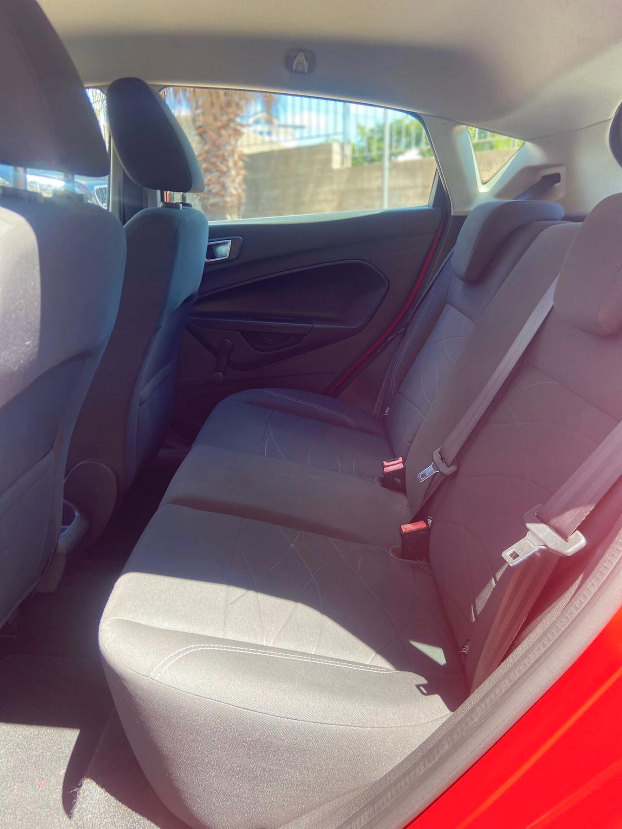 Ford Fiesta 1.5 tdci 75cv (55kw) 5p. Titanium