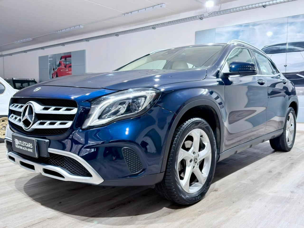 MERCEDES GLA 180d PREMIUM MANUALE 2017