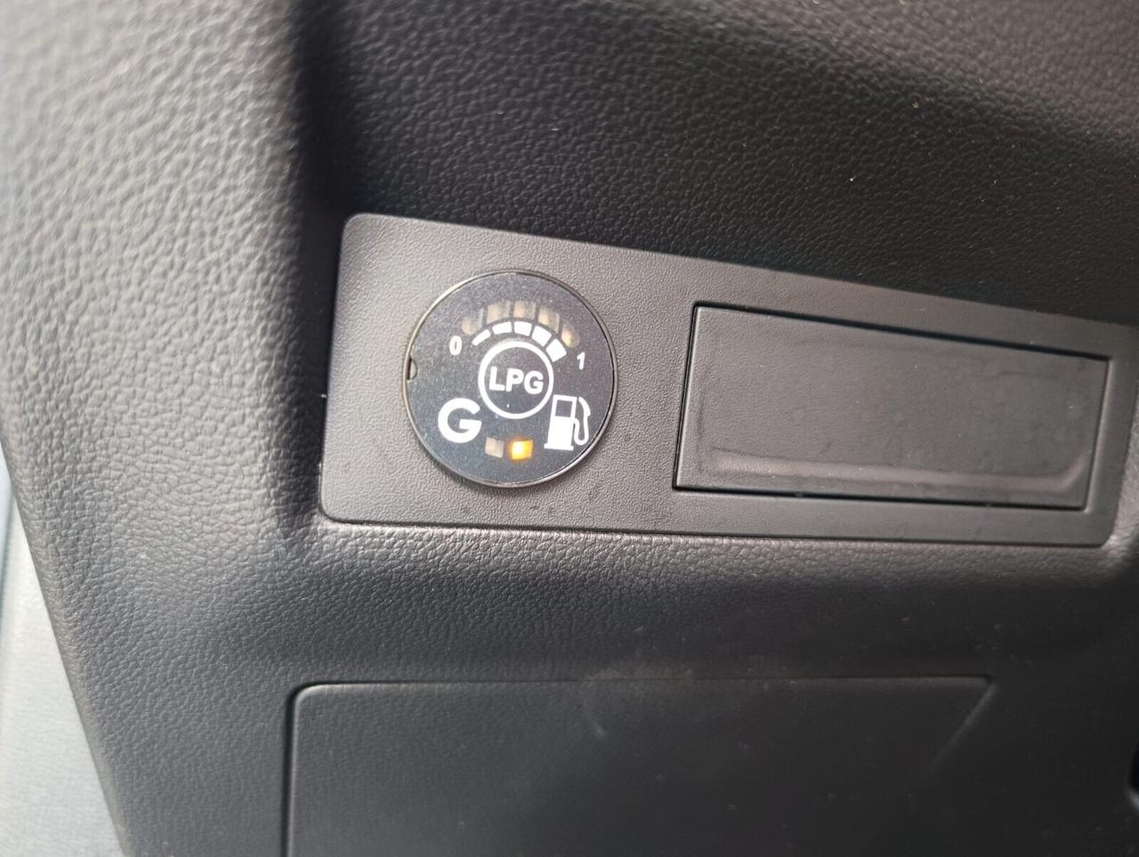 Renault Captur TCe 100 CV GPL Intens