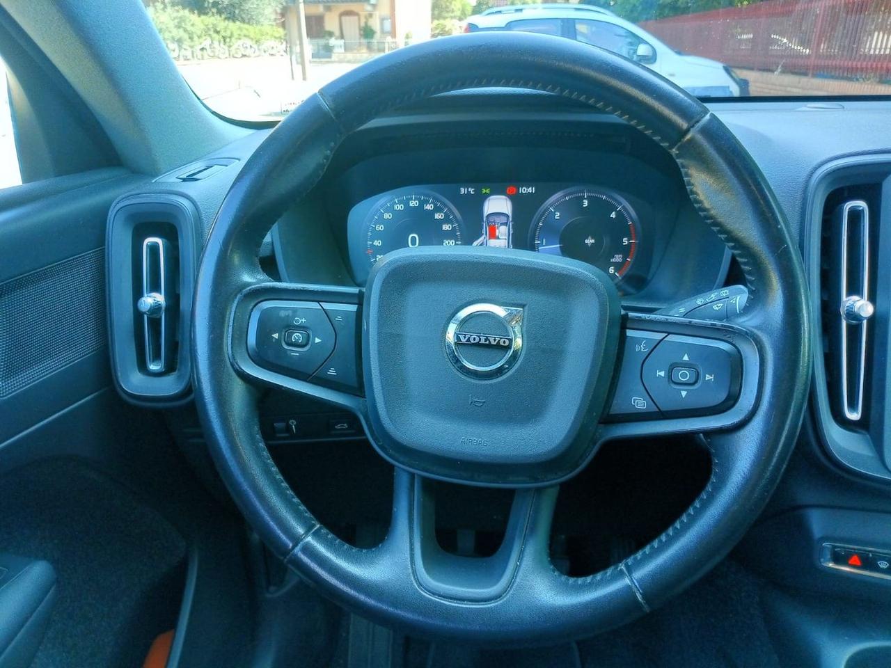 Volvo XC40 Business D3  #6218