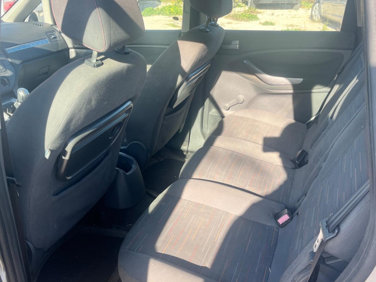 Ford C-Max 1.6 TDCi 90 CV Titanium X Neopatentati